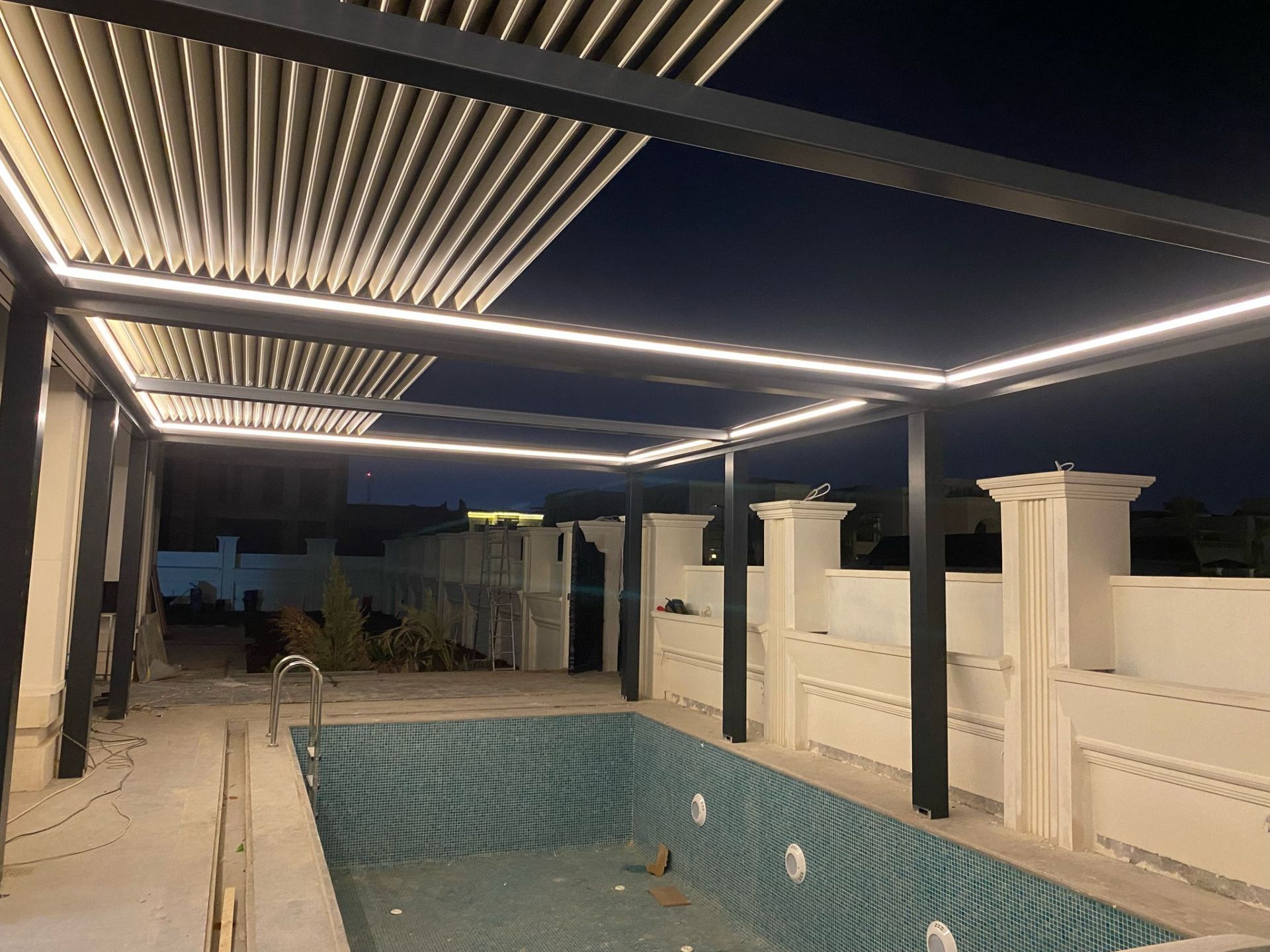 Motorlu Pergola